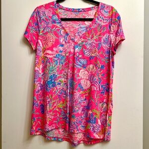 New with Tags- Lilly Pulizter V Neck Women’s Top